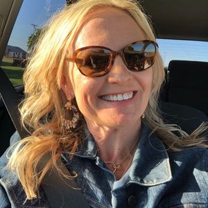 Meet your Posher, Kelli